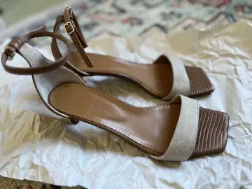 아틀리에 브루주 23.5cm 스트랩 힐 샌들