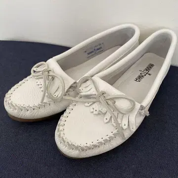 MINNETONKA 화이트 모카신 7