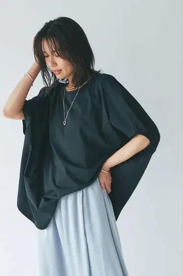 RIVE DROITE 리브 드와 돌먼 실루엣 이소재 프렌치 컷 티셔츠