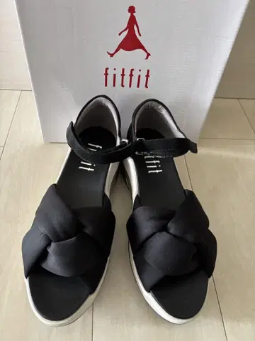 fitfit 쿠션 트위스트 샌들 (블랙)