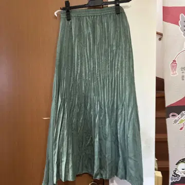 쿨 카레안 무드 그린 플리츠 롱 스커트