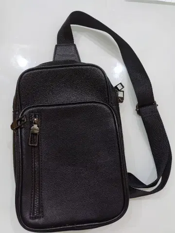 ZARA 블랙 바디백