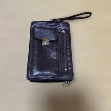 다크 브라운 가죽 클러치 백