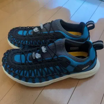 KEEN 인기 컬러 수륙 양용 스니커즈 26cm 남성용
