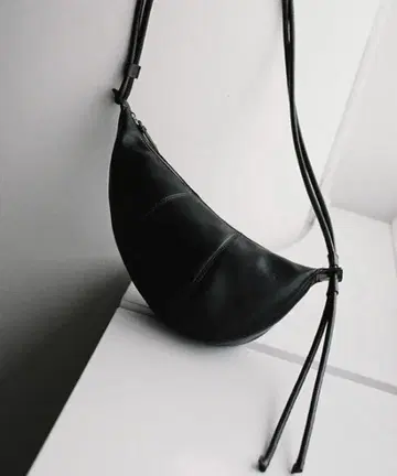 WYM LIDNM 라운드 미니 숄더 백