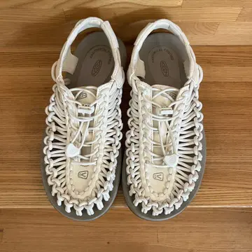KEEN UNEEK 유니크 샌들 화이트