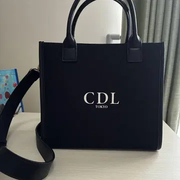 토사카 히로오미 CDL 블랙 토트백