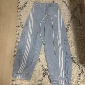 adidas 라이트 블루 카고 팬츠