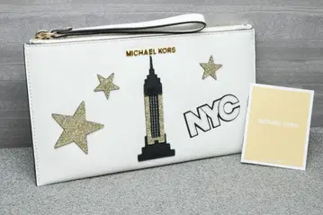새상품 마이클코어스 클러치백 화이트 화이트 뉴욕 NYC
