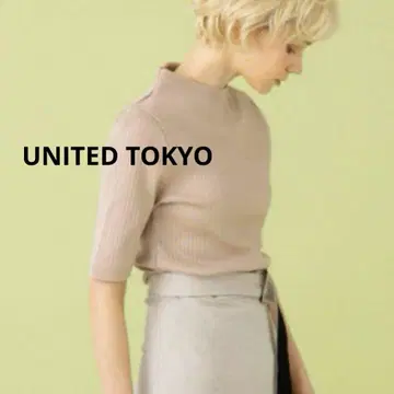 UNITED TOKYO 탄력 있는 하프 슬리브 하이넥 티셔츠