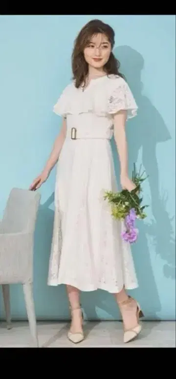 노엘라 케이프 화이트 레이스 드레스 벨트 포함