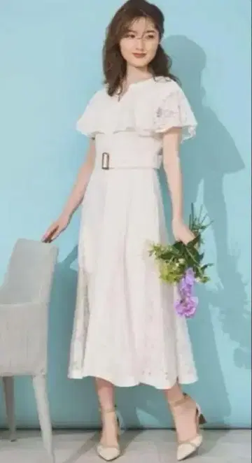 노엘라 케이프 화이트 레이스 드레스 벨트 포함