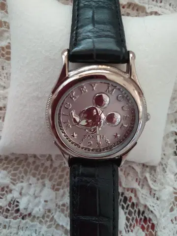FOSSIL 미키마우스 세계 한정판 손목시계