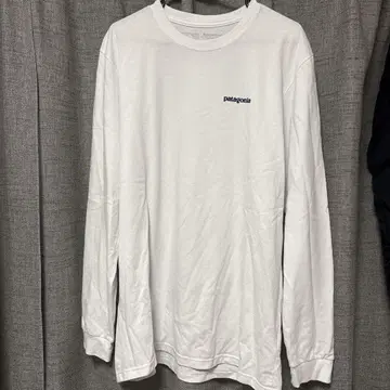Patagonia 화이트 긴팔 티셔츠 M 사이즈