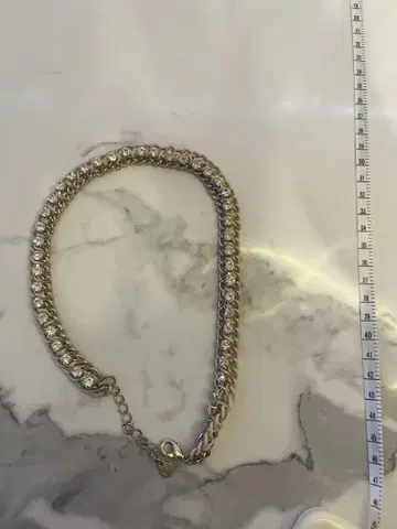 골드 컬러 큐빅 목걸이
