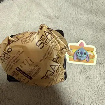 스티치 샌드위치 피규어