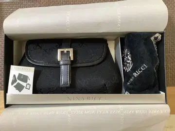박스형 NINA RICCI 블랙 파우치 세트