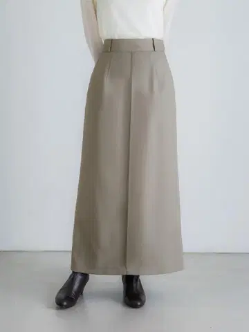 [ 25ss 새상품 ] CREWRE 백 턱 내로우 스커트