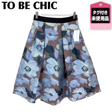 택 포함 미사용품 TO BE CHIC 허리밴딩 플레어 스커트 꽃무늬 42
