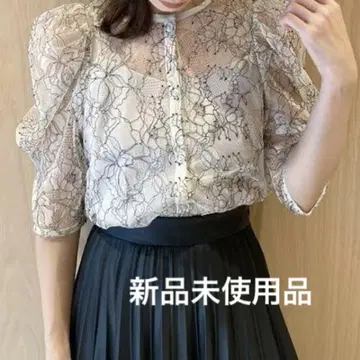 스나이델 퍼프 슬리브 레이스 상의