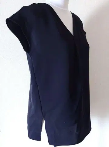 Demi-Luxe BEAMS 슬리브리스 상의