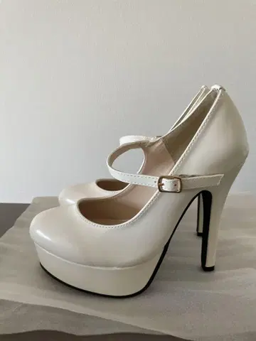 화이트 스트랩 하이힐 13cm 힐