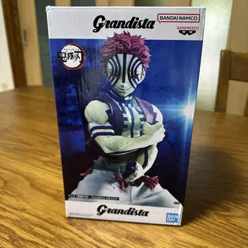 반프레스토 Grandista 아카자 피규어