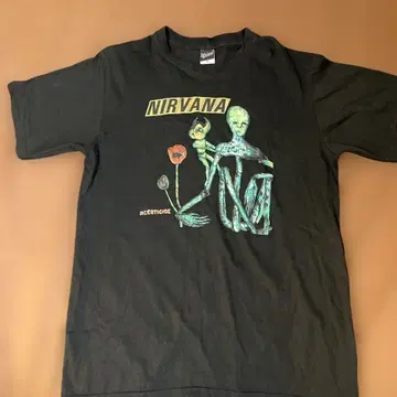 새상품 시착만 한 상품 여성 사이즈 NIRVANA T셔츠 XL