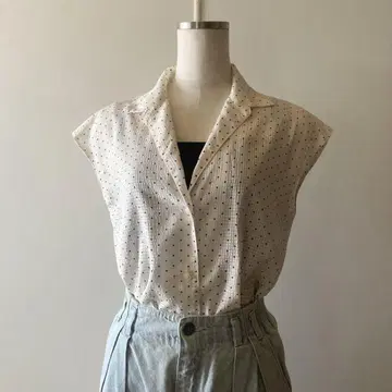 vintage 화이트 도트 무늬 슬리브리스 셔츠