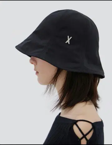 새상품급 VARZAR 바자르 튤립햇 블랙