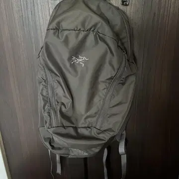 Arc'teryx MANTIS 26 백팩 다크 그레이