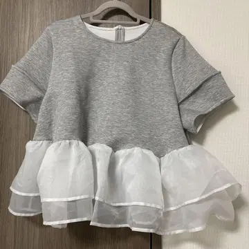 La-gemme 시어 프릴 티어드 페플럼 도킹 탑스 그레이