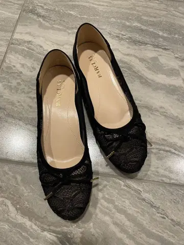 BARCLAY 펌프스