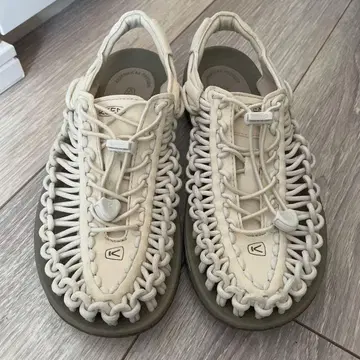 KEEN 샌들 US 7.5 화이트