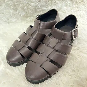 새상품급! 유나이티드 애로우즈 스트랩 구르카 샌들 버클