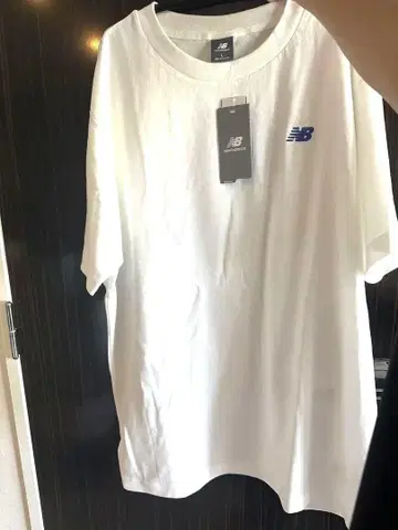 뉴발란스 화이트 티셔츠 XL 사이즈