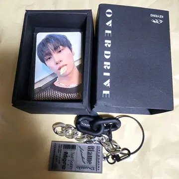 MONSTAX I.M OVERDRIVE 키링 트레이딩 카드 포함