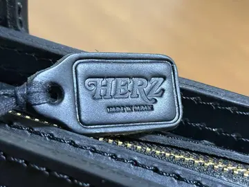 HERZ 하라주쿠점 블랙 가죽 숄더백 + 명함지갑