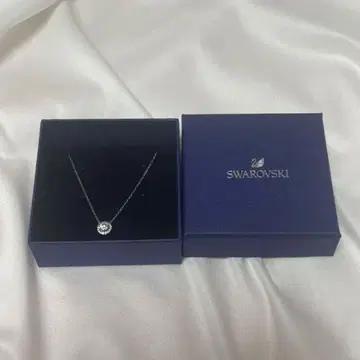 스와로브스키 크리스탈 펜던트 목걸이