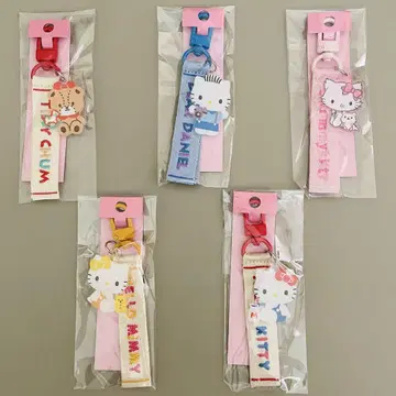 산리오 캐릭터즈 헬로키티 로고 자수 택 키링 5종 세트