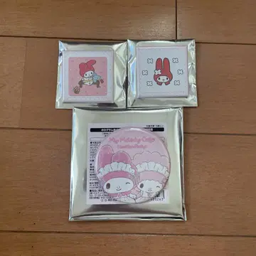 마이멜로디 카페 입장 혜택 캔뱃지 아크릴 키링 캔뱃지