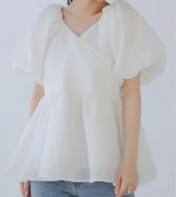 Fit more 자카드 카슈쿨 페플럼 탑