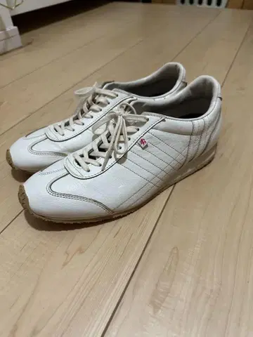 PATRIK 가죽 화이트 스니커즈 사이즈 42 (26.5cm)