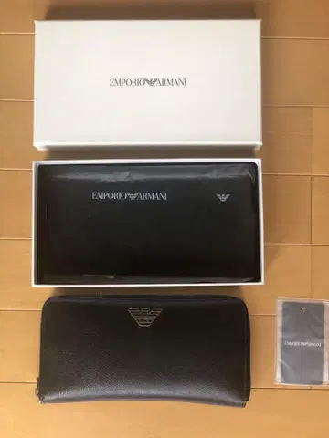 새상품급! ARMANI 장지갑
