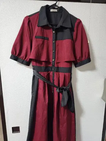 빨간색과 블랙 셔츠 원피스 반팔