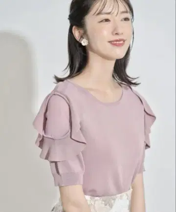 [미개봉 새상품] 프릴 장식 쉬폰 절개 니트 풀오버 토코 클로젯