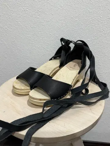레어 미사용 새상품급 Loeffler Randall 가죽 스트랩 샌들