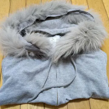 25k 퍼가 있는 플리스 후드티 그레이