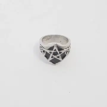 design ring mode Y2K archive vintage