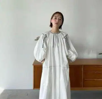 CLANE SMOCK EMBROIDERY ONE PIECE 원피스